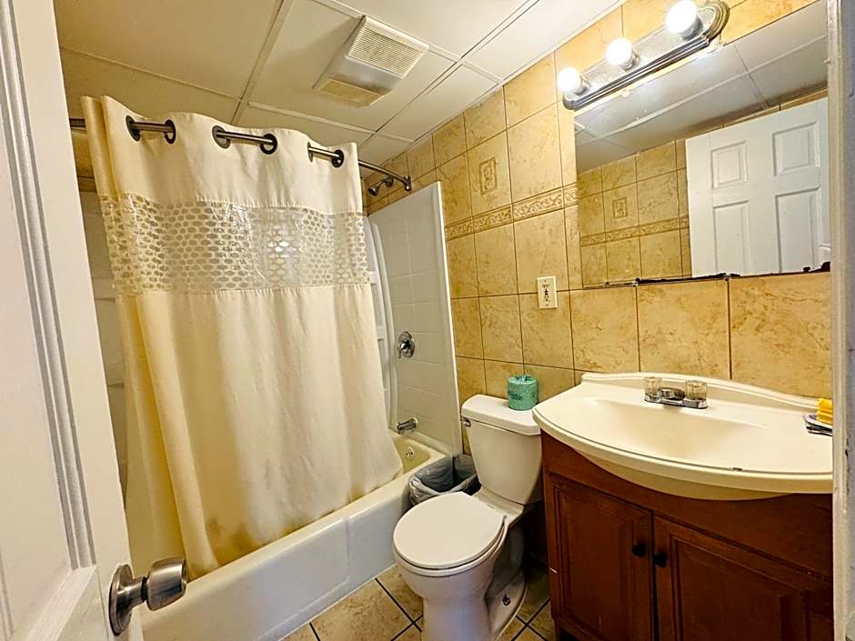 Skyview Manor Motel