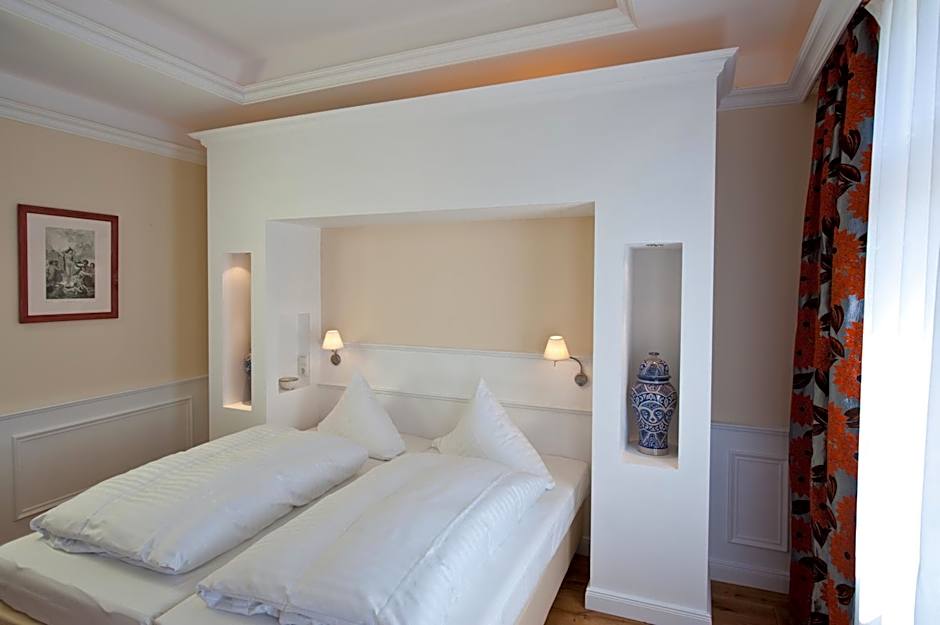 Photo 1 of 3 of Deluxe Junior Suite