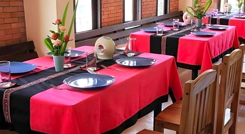 Phumanee Home Hotel