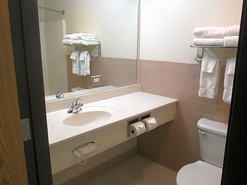 AmericInn by Wyndham Charlevoix