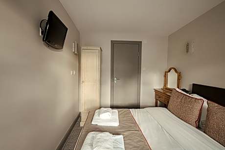 Old Mill Lodge - Basic Double Room