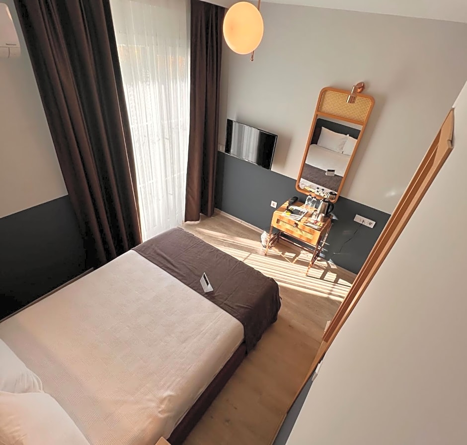 Urla 1867 Hotel