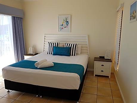 One-Bedroom Apartment with Ocean View