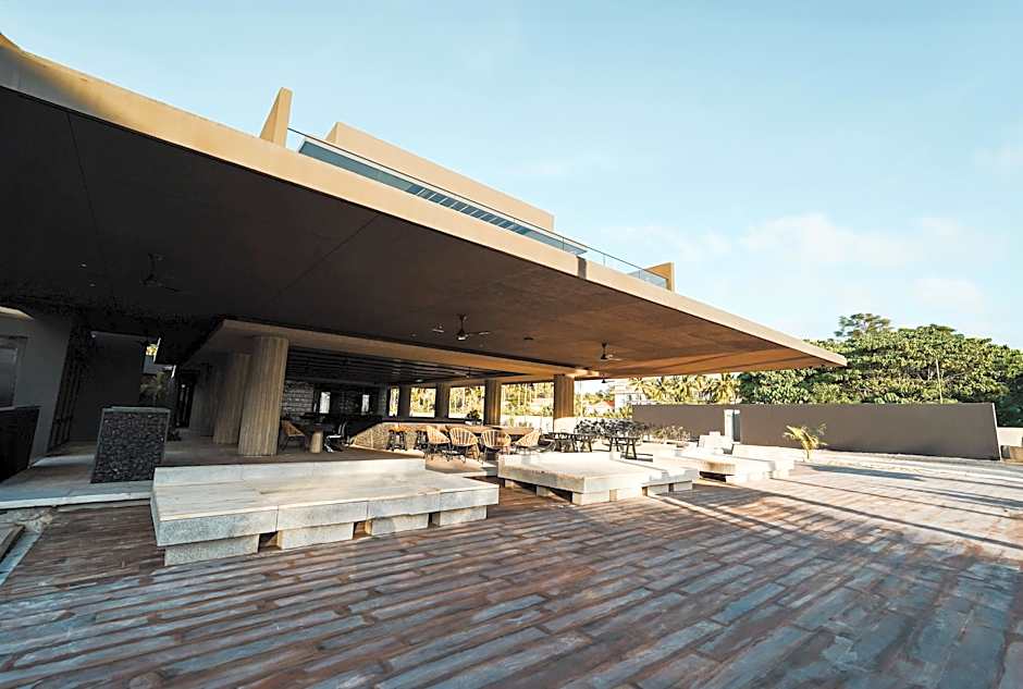 The Funny Lion - Puerto Princesa