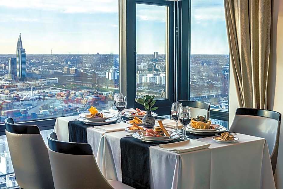 Radisson Montevideo Victoria Plaza Hotel