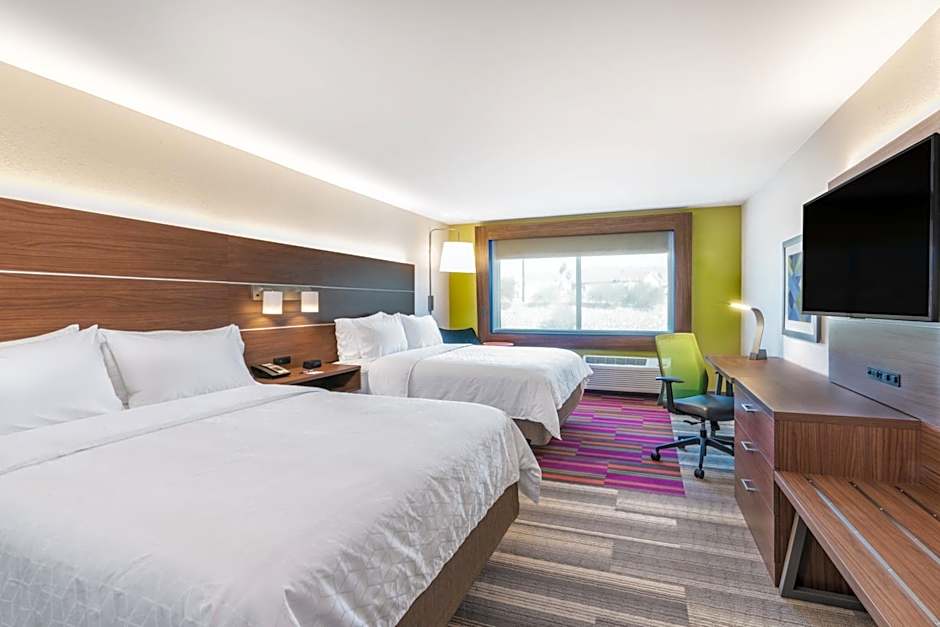 Holiday Inn Express and Suites Lake Havasu London Bridge By IHG