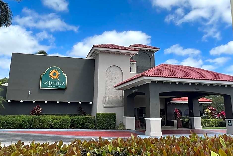 La Quinta Inn & Suites by Wyndham Fort Lauderdale Cypress Creek