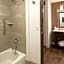 DoubleTree By Hilton Portland Tigard