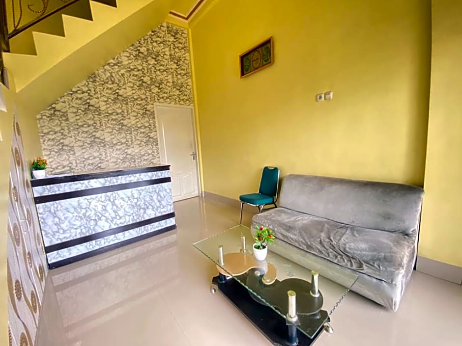 Homestay RN near Taman Bambu Runcing Polewali Mitra RedDoorz