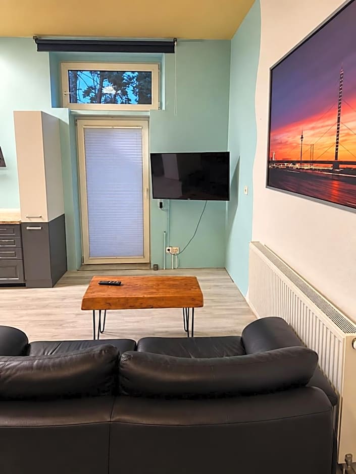 Adam's Hostel - Self Check-In & Only Private Rooms