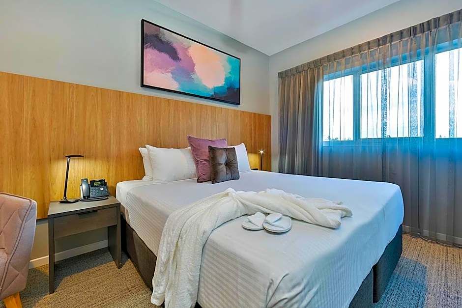 Best Western Plus North Lakes Hotel