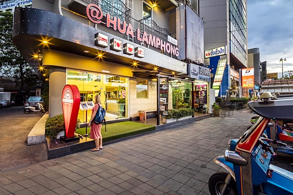 At Hua Lamphong Hotel