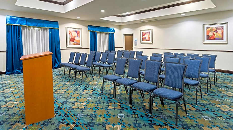 Holiday Inn Express and Suites - Stroudsburg By IHG