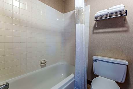 Queen Room with Two Queen Beds - Smoking