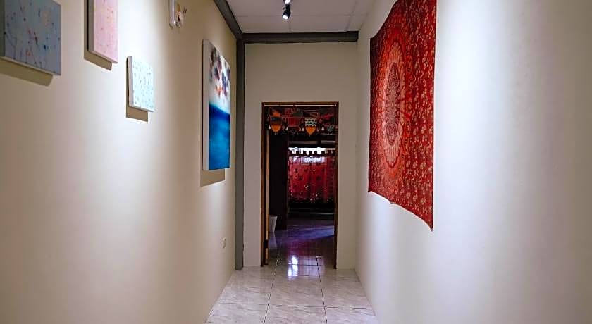 Dulan The Travel Bug Bistro Inn