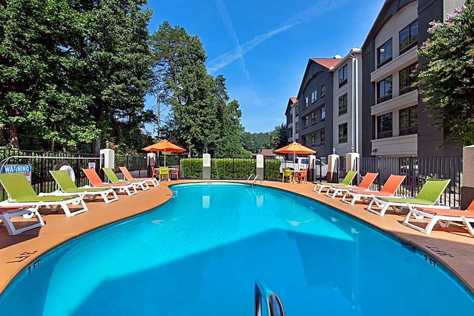 Super 8 by Wyndham Pigeon Forge Dollywood Lane