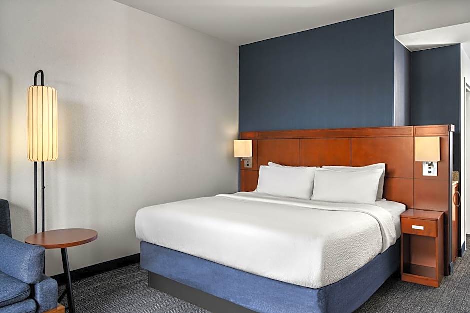 Courtyard by Marriott Evansville East