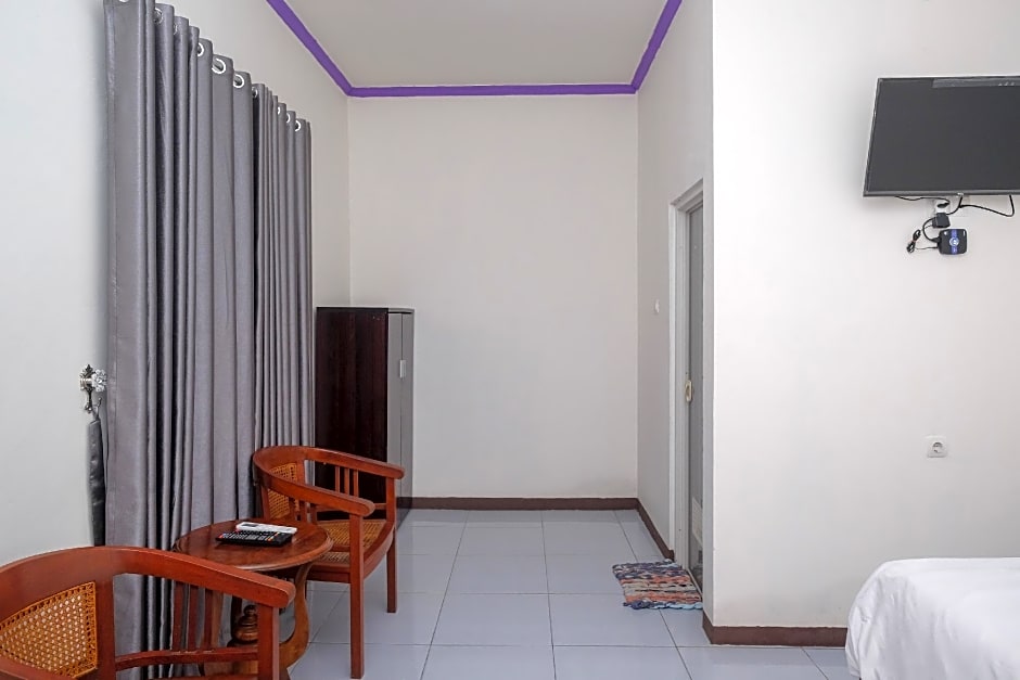 Urbanview Syariah Zidney 3 Salatiga by RedDoorz