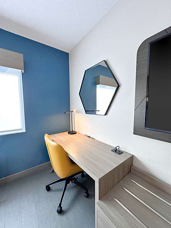 Photo 1 of 5 of 1 King Bed Suite