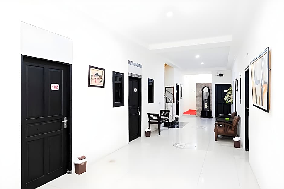 Reddoorz Syariah near Solo Square Mall