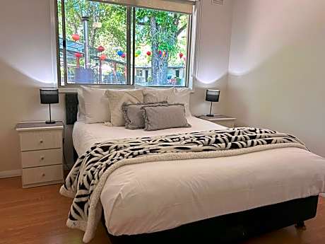 Deluxe Spa Suite with Pool View (room 8)