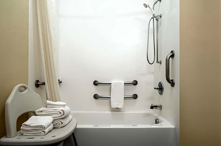 Super 8 by Wyndham Columbus West