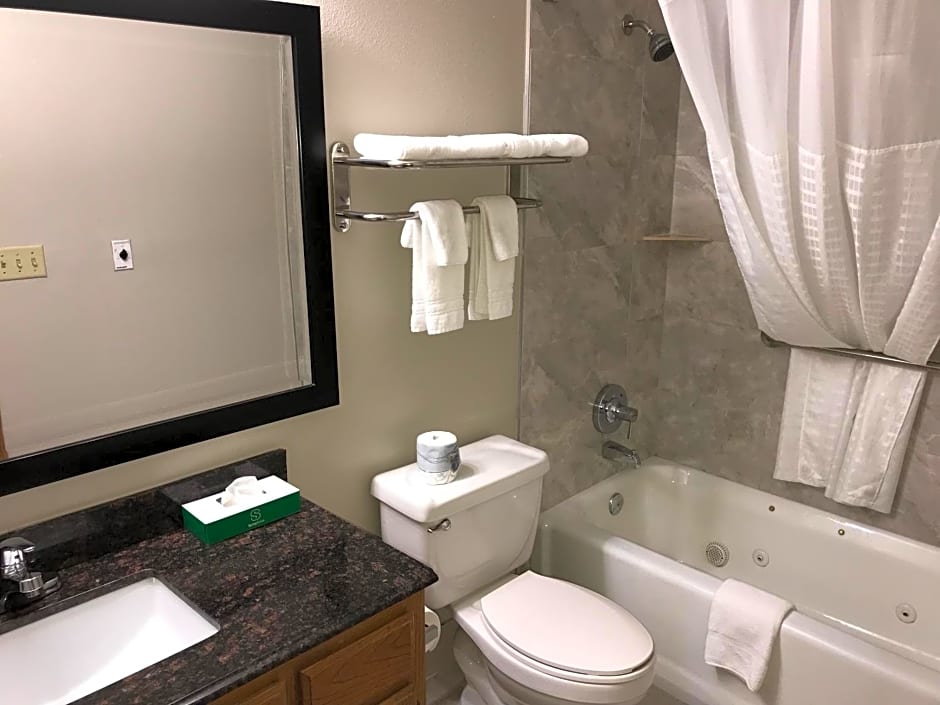 Days Inn by Wyndham Grove