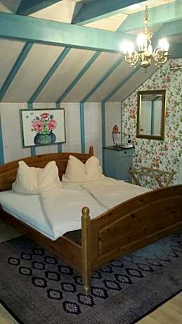 Boutique Room