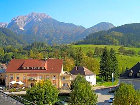 Gästehaus zur Post - Heritage Inn
