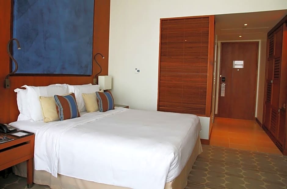 Yas Plaza Marina By Ihg