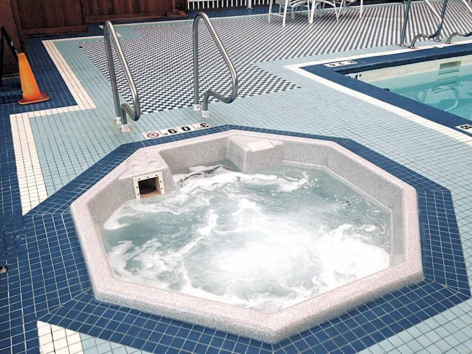 Holiday Inn Hotel And Suites Pittsfield-Berkshires By IHG