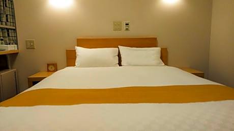 Double Room with Small Double Bed - Non-Smoking