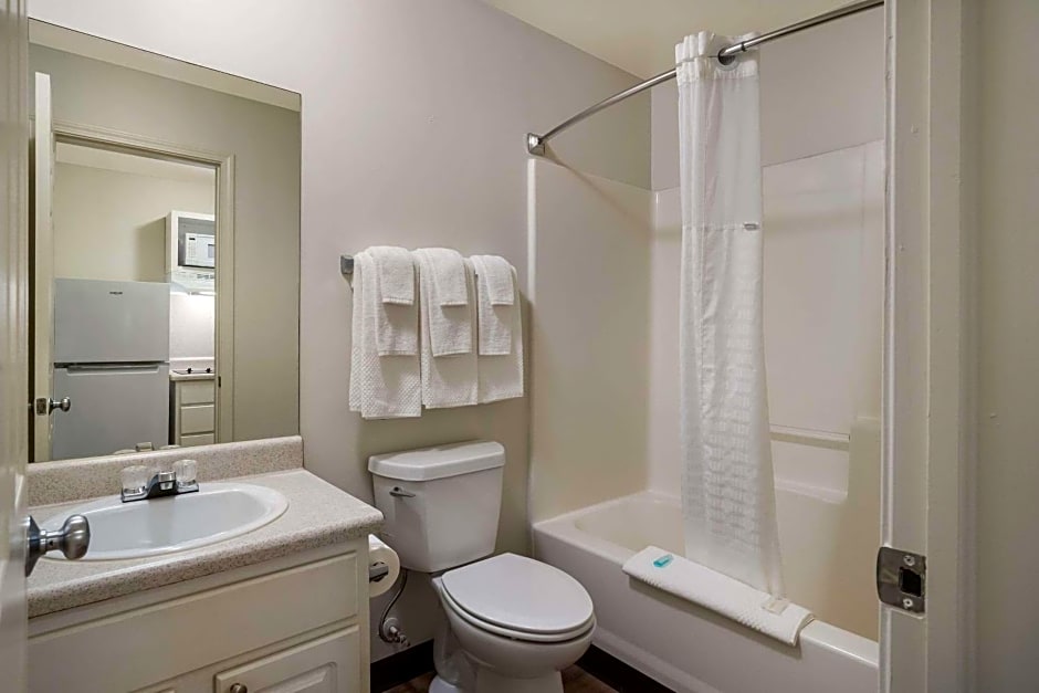 Suburban Studios Denver Central-Arvada