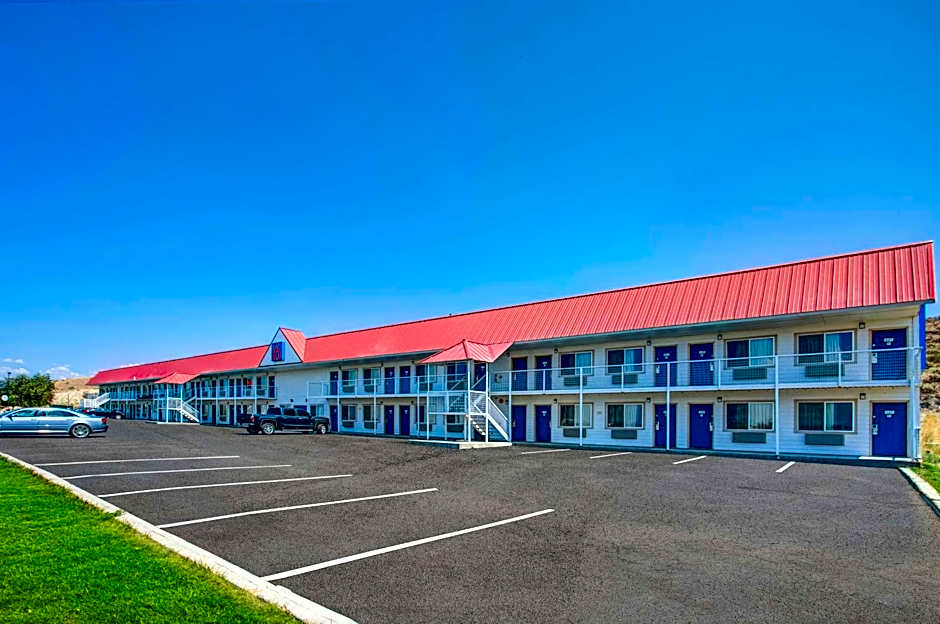 Motel 6-Baker City, OR