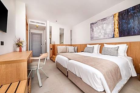 Double Premium Swim Up Laguna