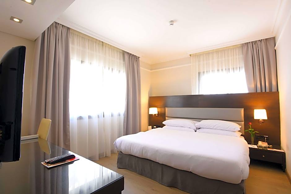 Photo 1 of 2 of Standard 1 Double Bed or 2 Beds