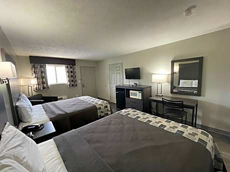 Queen Room with Two Queen Beds - Non-Smoking