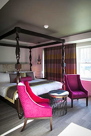 Premium King Room with Park View