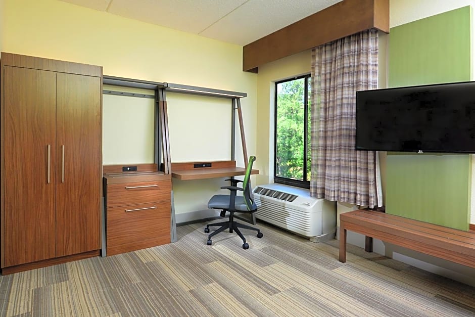 Holiday Inn Express & Suites Raleigh Durham Airport at RTP, an IHG Hotel