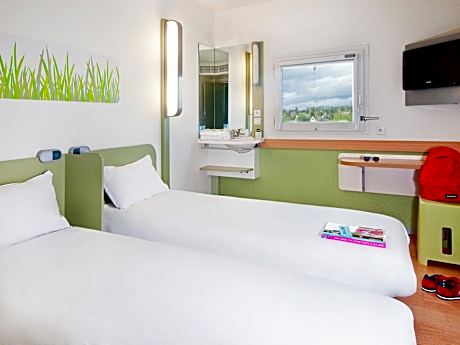 Twin - Room with twin beds.