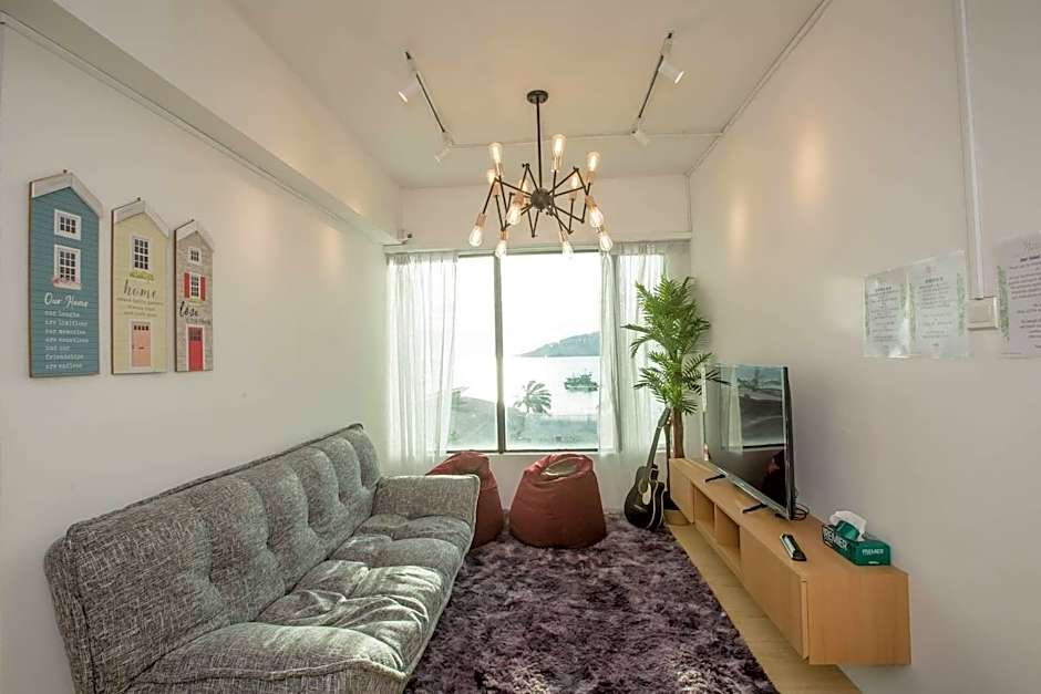 Homy Seafront Hostel