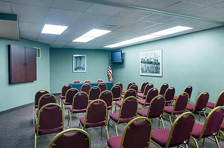 Quality Suites Lansing