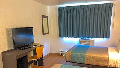 1 Queen Bed | Non-Smoking, Hot Tub