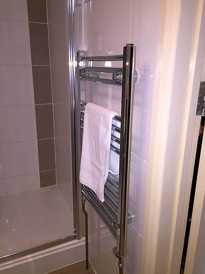 Lyall Apartment Hotel