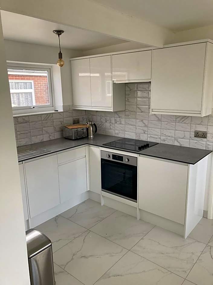 2 bed chalet Greatstone, New Romney sands holiday village 2mins from beach