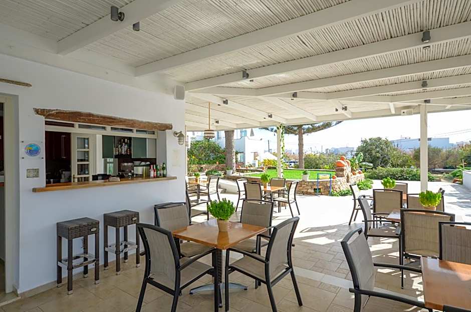 Birikos Studios & Apartments