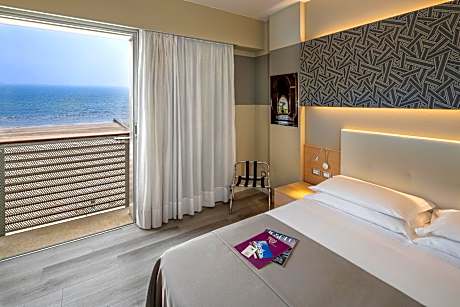 Double or Twin Room with Sea View