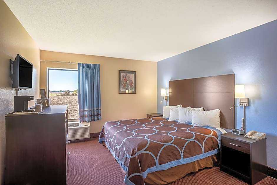 Super 8 by Wyndham Galesburg