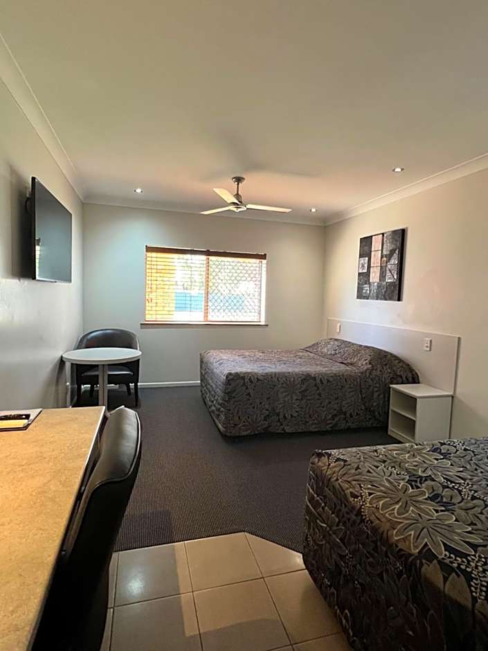 Western Gateway Motel and Apartments