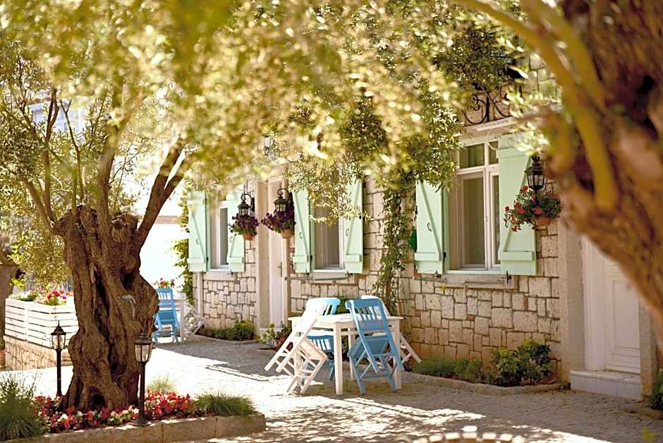 Zeytin Arası Apart Otel